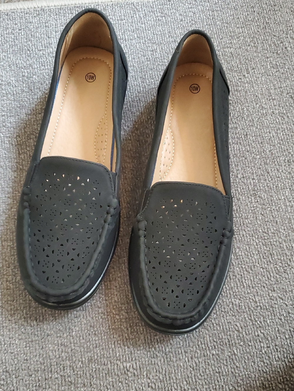 Women's Black sueded Perforated Slip-On Loafers Size 10W never worn